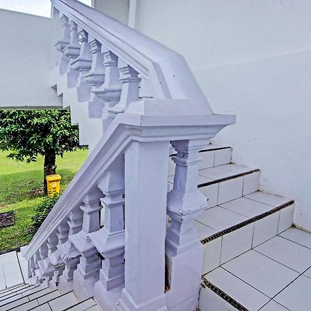 OYO 91127 Wisma Sukajadi Syariah Perabumulih Bagian luar foto
