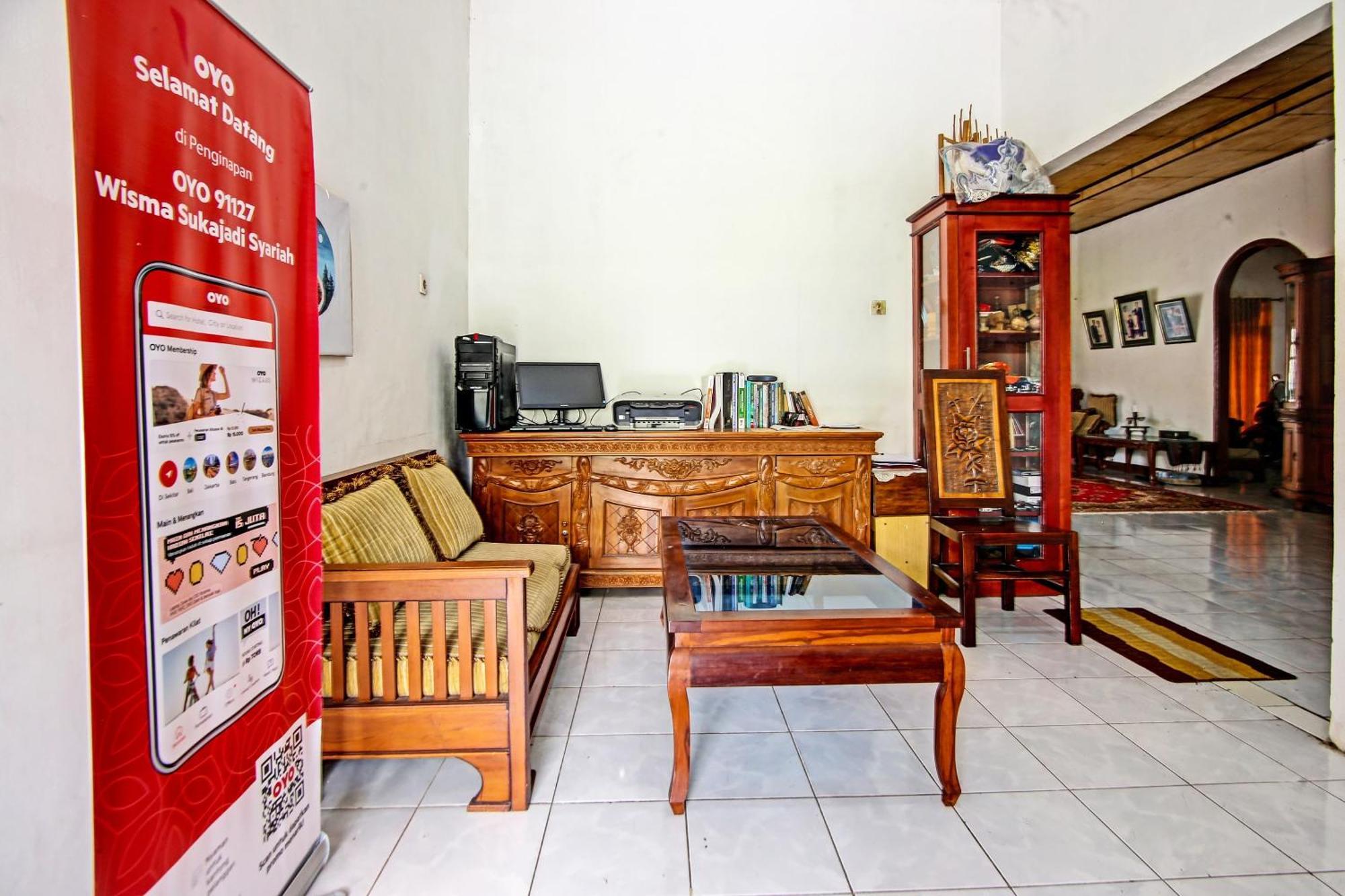 OYO 91127 Wisma Sukajadi Syariah Perabumulih Bagian luar foto